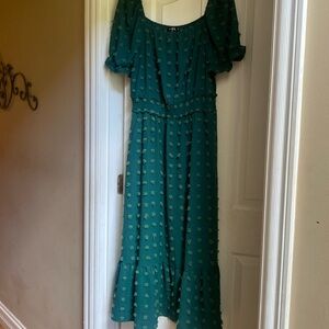 Summer dress size xl, green in color 97% polyester 3% elastase
